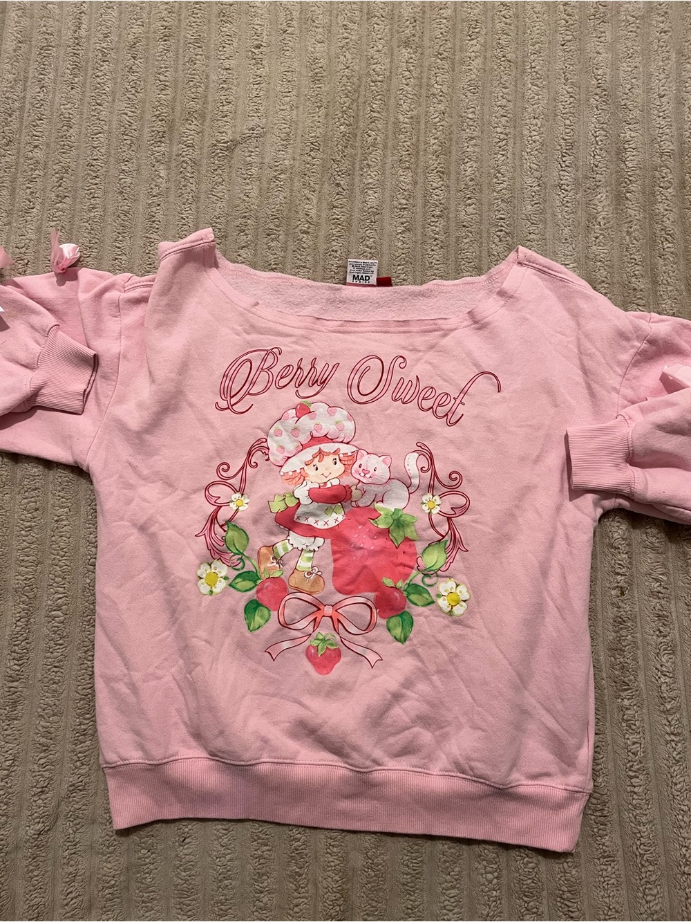 Women’s Pink 'Berry Sweet' Graphic Sweatshirt